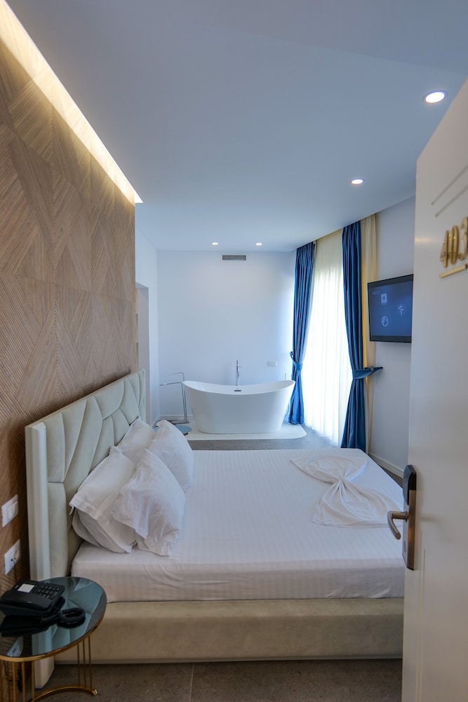 Hh Boutique Hotel 13/50