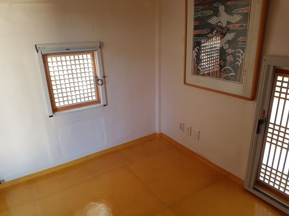 Jukheon Traditional House 26/50