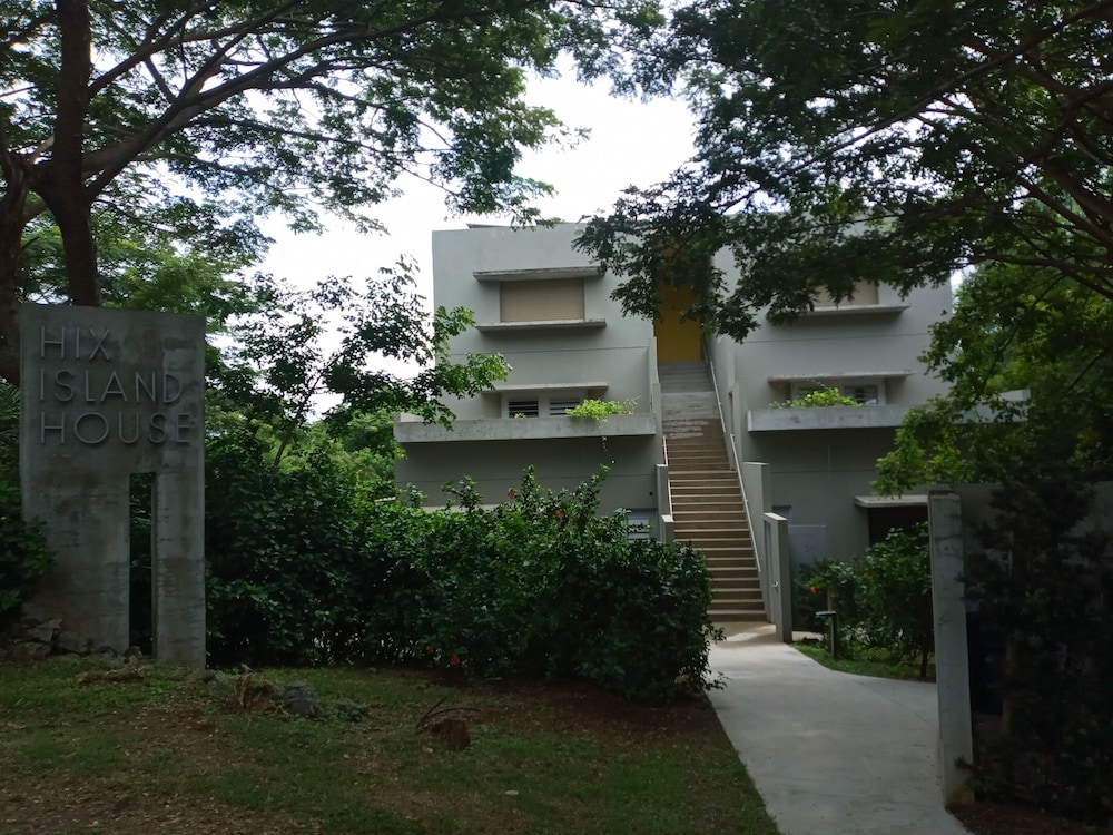 Hix Island House 43/50