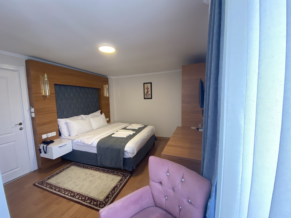 SPINEL HOTEL 6/50