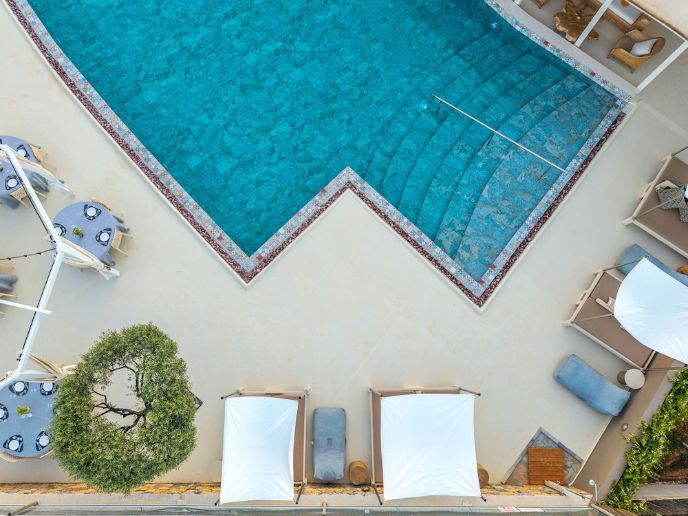 Paradise Island Villas 53/79