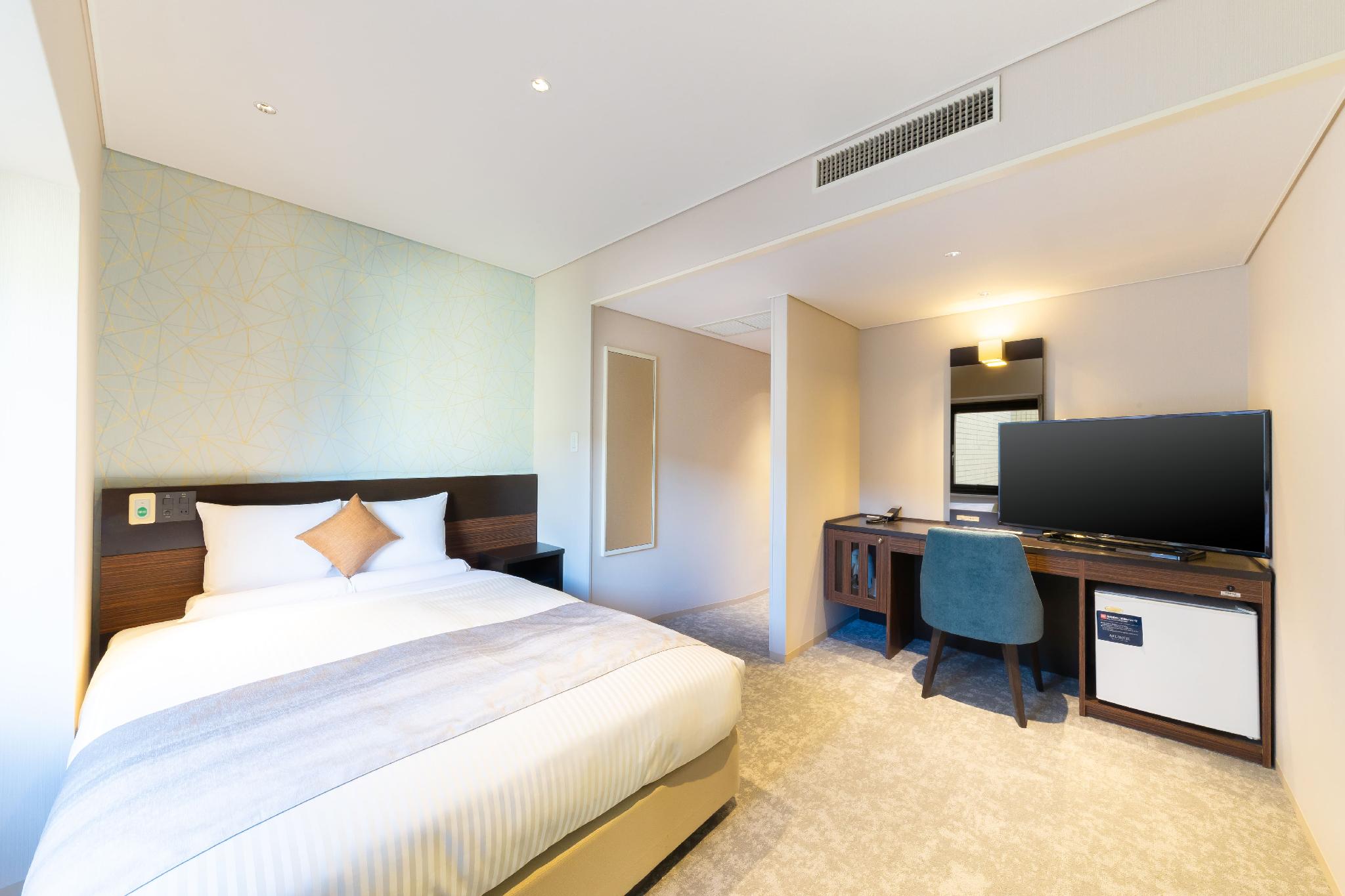 Renovated, Universal, Standard, Double Bed