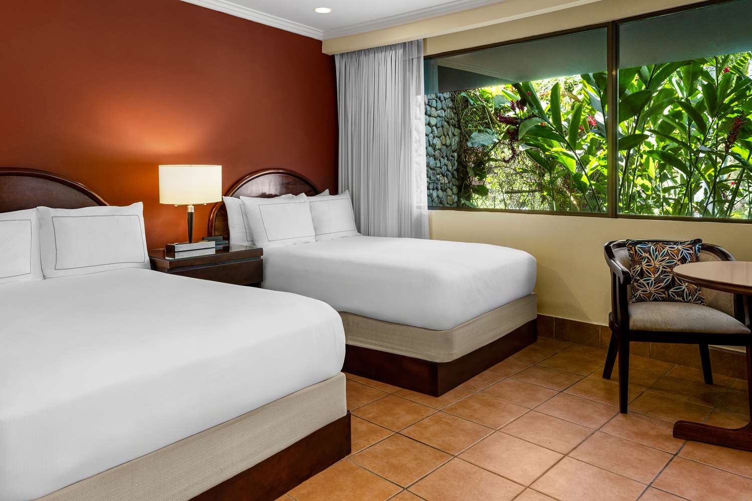 2 Bedrooms, Master, Suite, Lounge Access