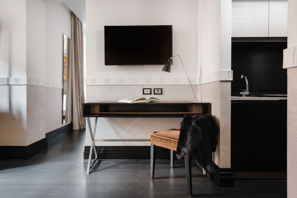 Unica Suite Rome 58/63