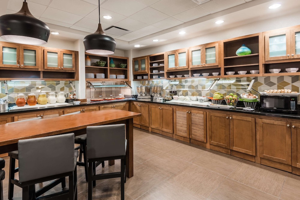 Hyatt Place Rogers / Bentonville 33/49