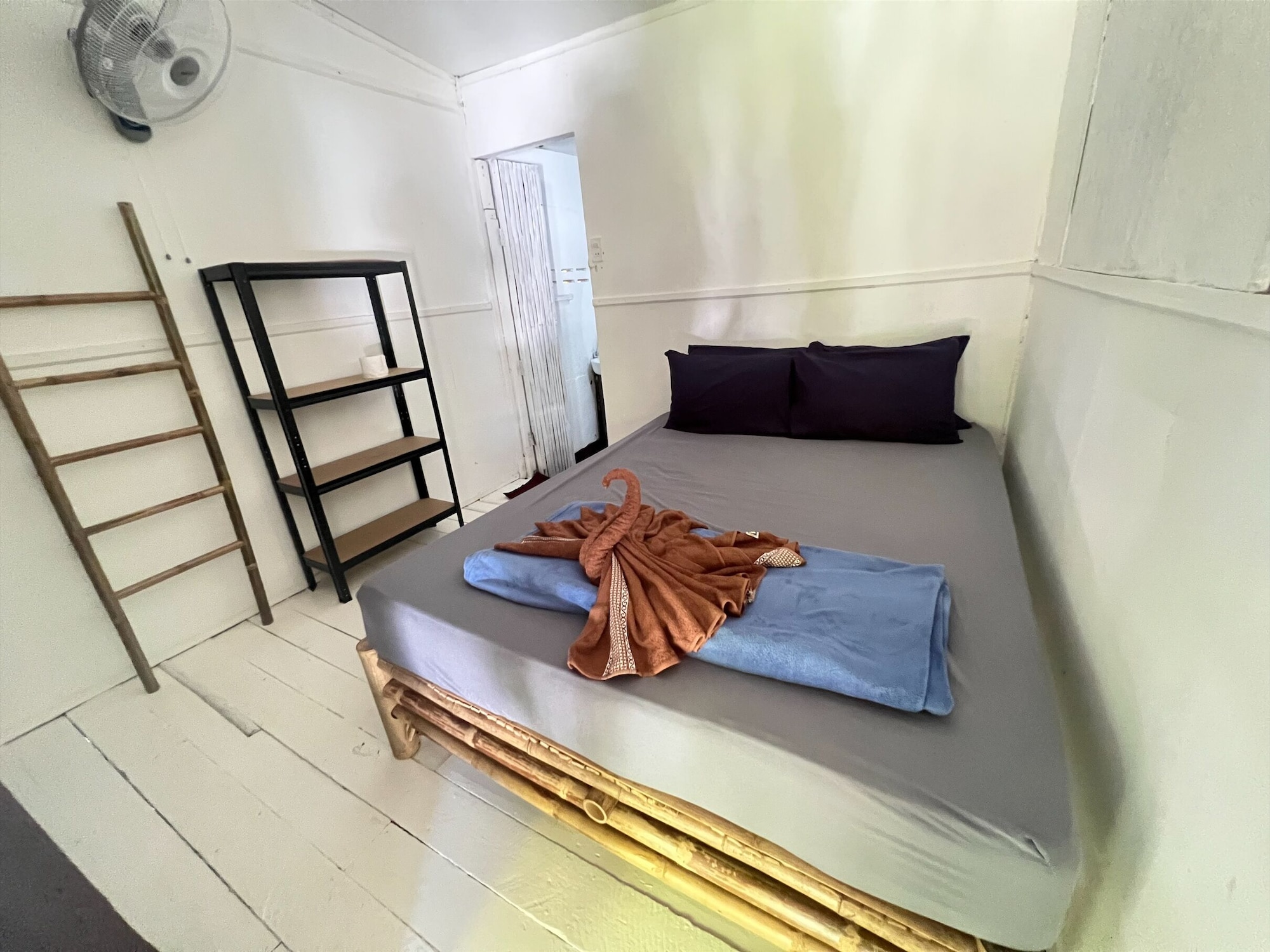 BASIC, KING BED