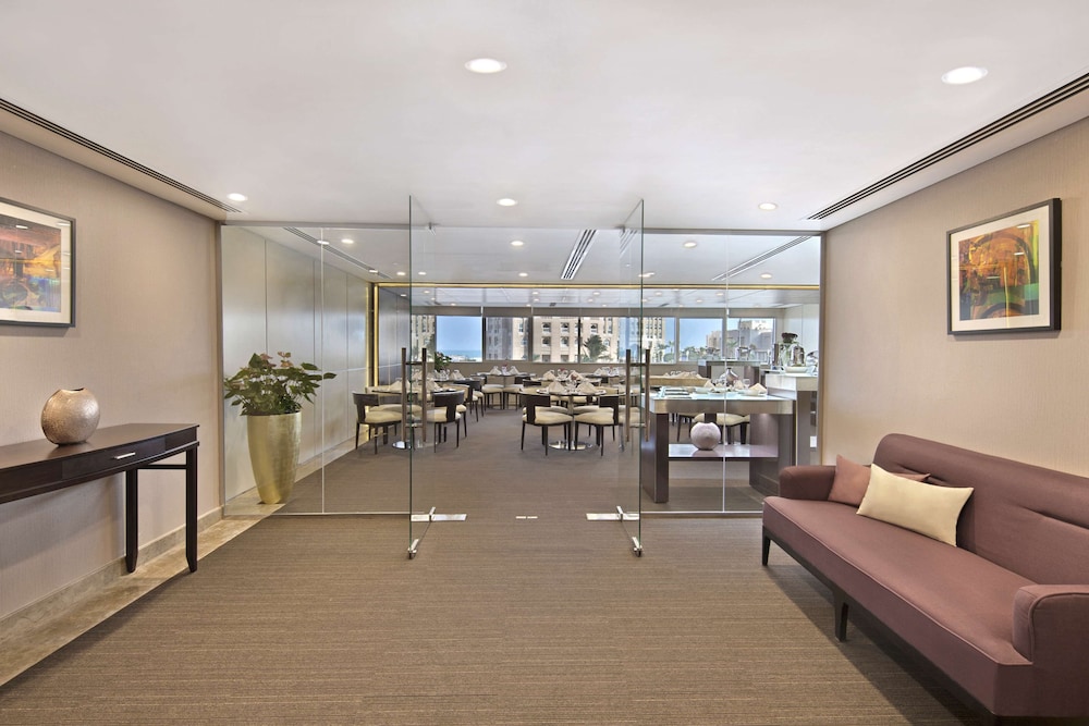 THE CURVE HOTEL 51/74