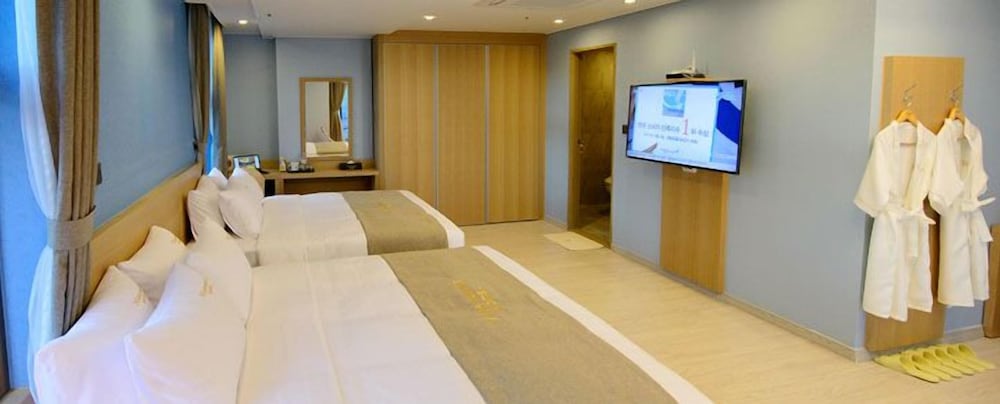 Marianne Hotel 32/40