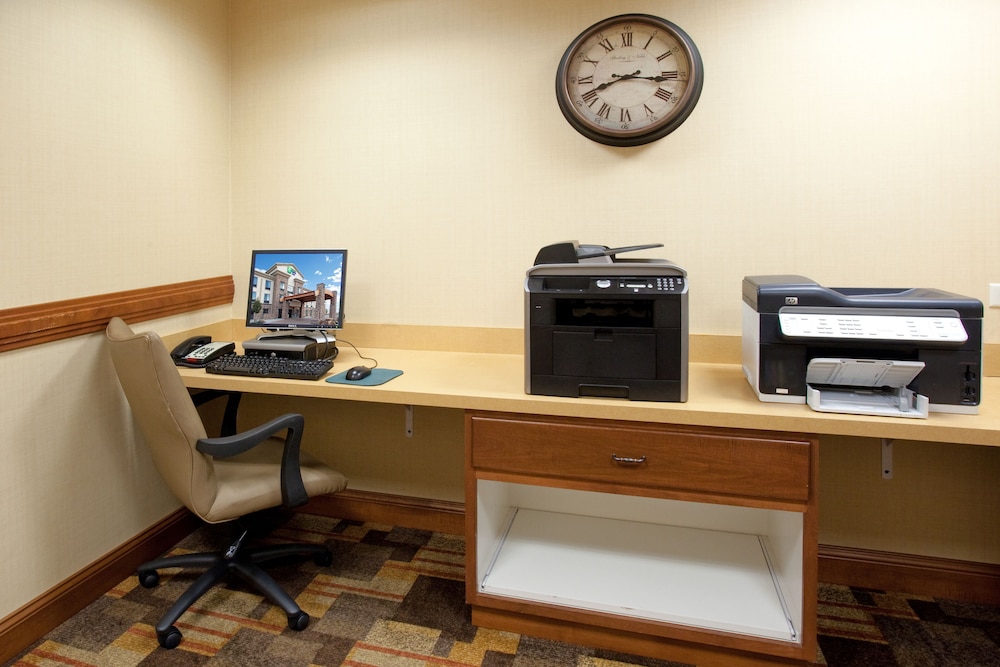 Holiday Inn Express Hotel Suites Loveland 51/56