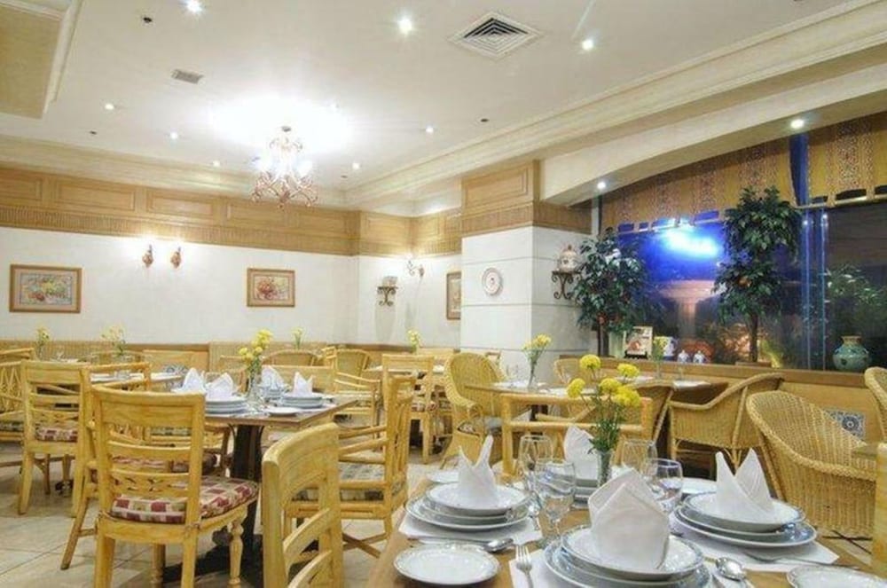Tiara Oriental Hotel 38/50