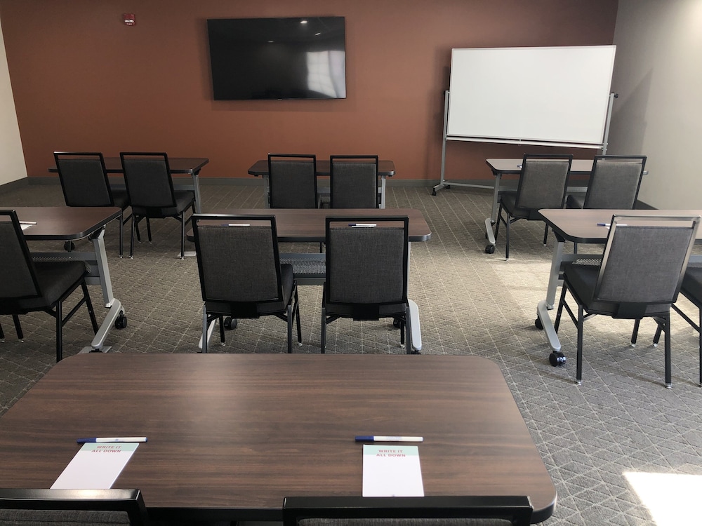 Candlewood Suites Fort Wayne by IHG 38/50