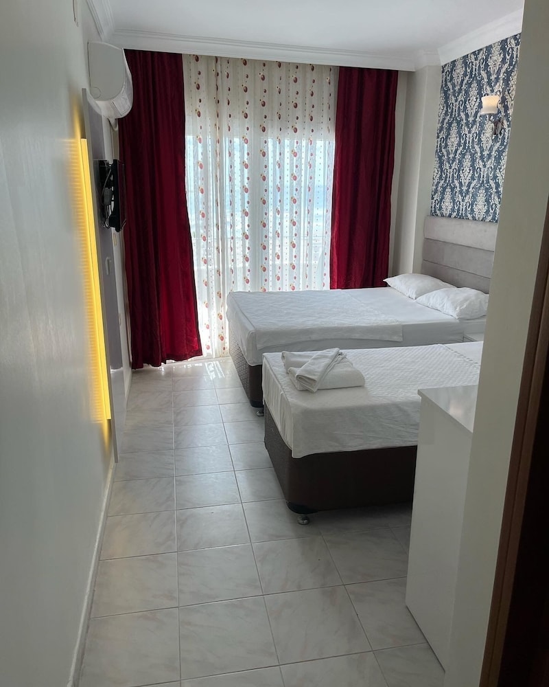 Peri Hotel 16/39