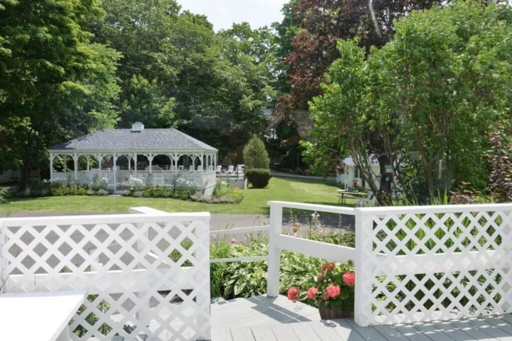 2 River Road Inn & Cottages 5/50