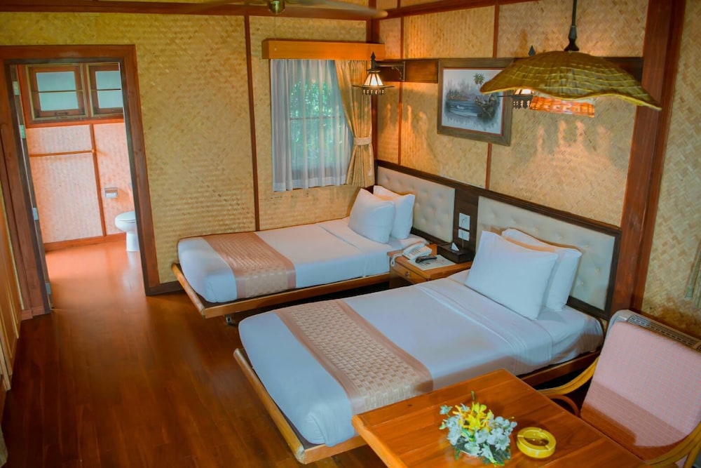 SUNSET VILLAGE BEACH RESORT 11/50