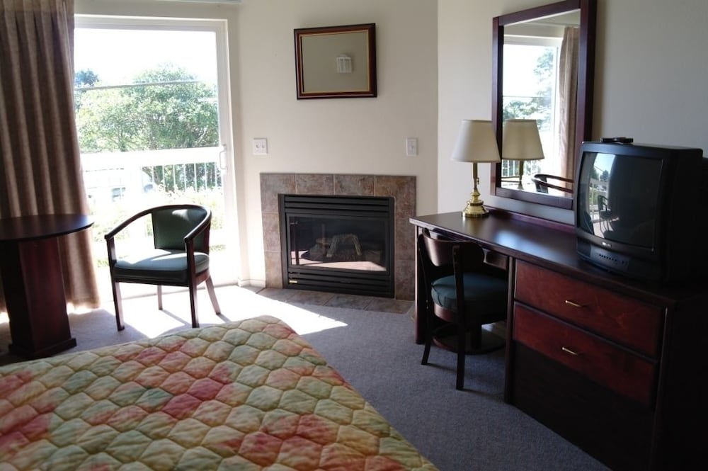 Travelodge By Wyndham Depoe Bay 38/50
