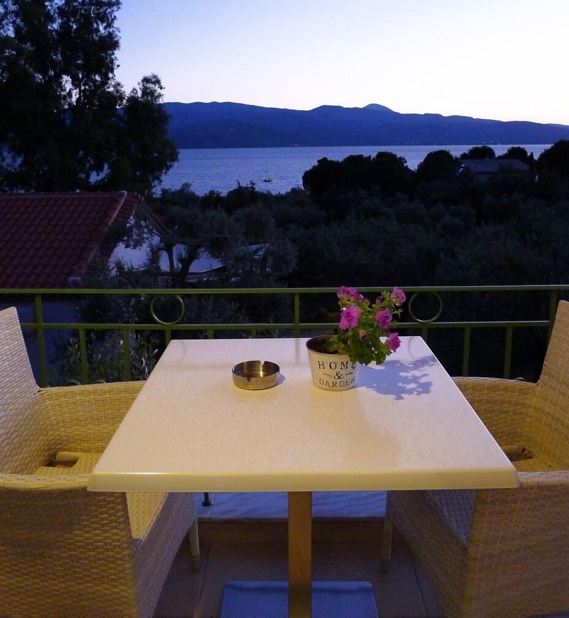 Ampoulos Rooms & Apartments 34/50