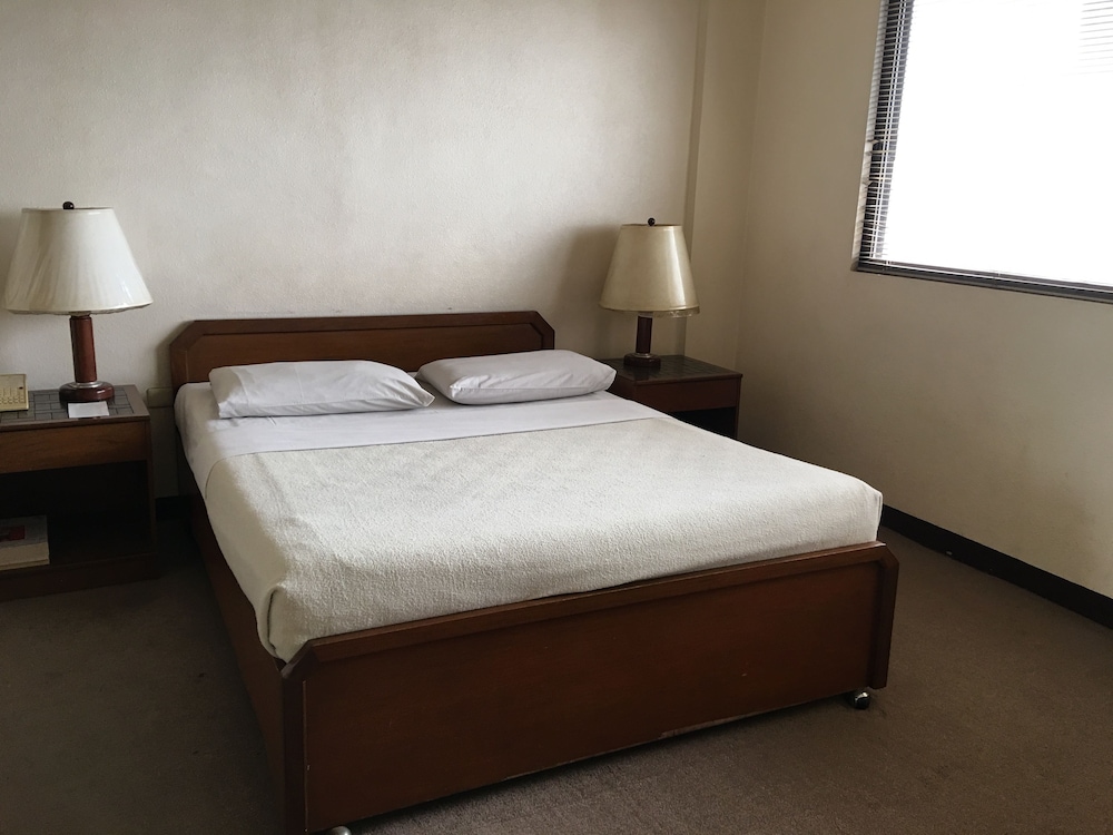 Sunny Bay Suites 10/33