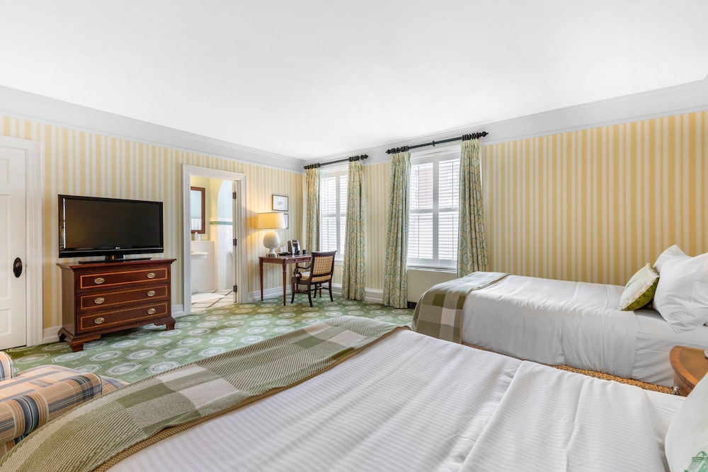 The Omni Homestead Resort 18/92