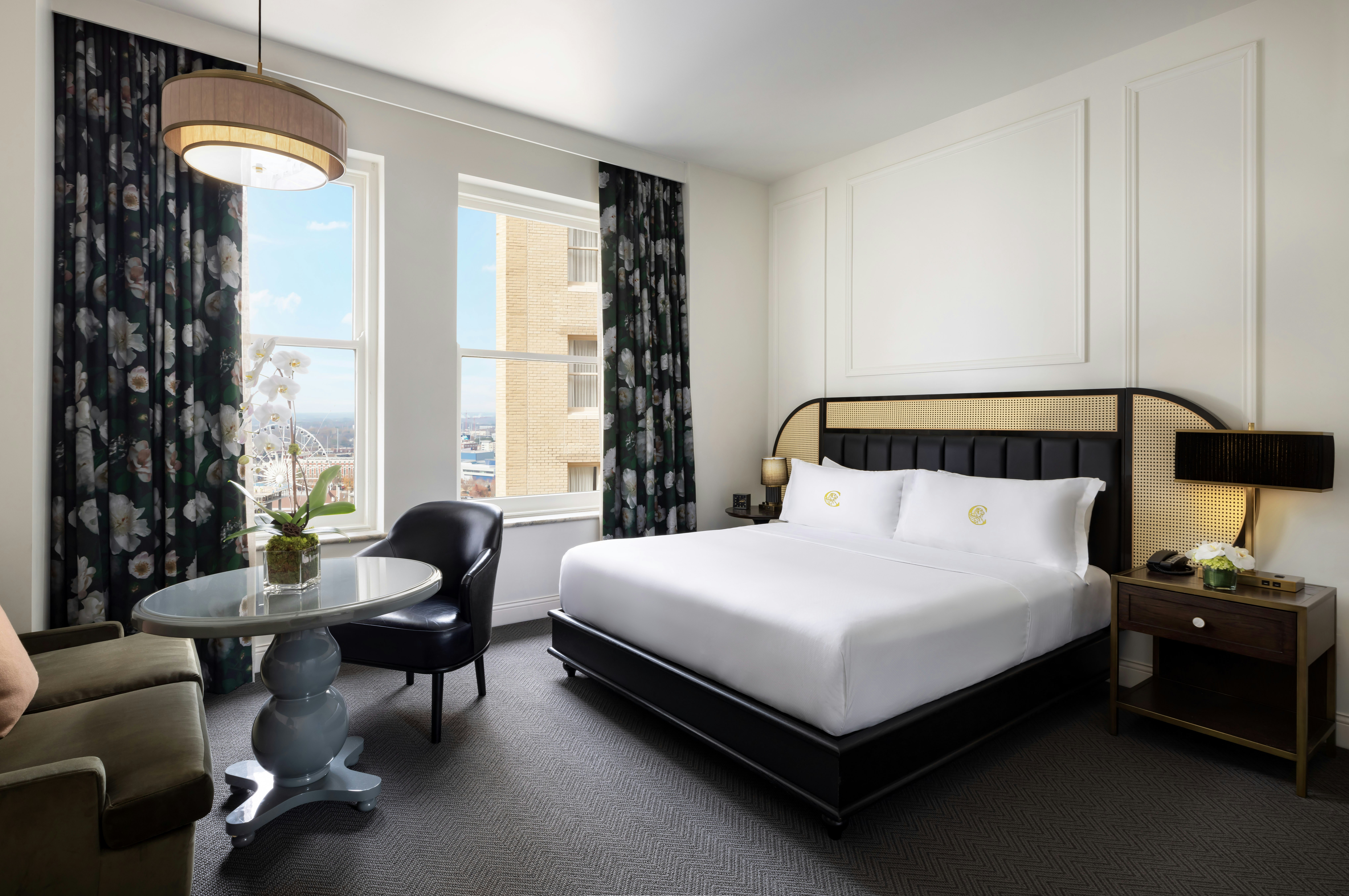 DELUXE, KING BED, CITY VIEW