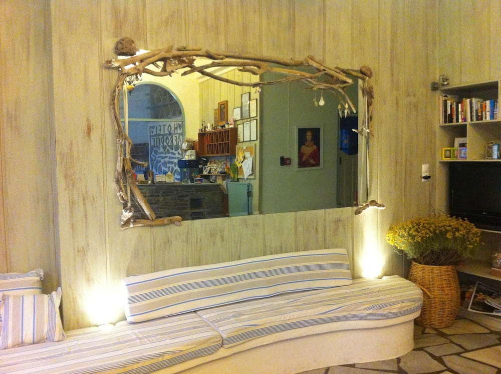Afrodite Hotel 8/50