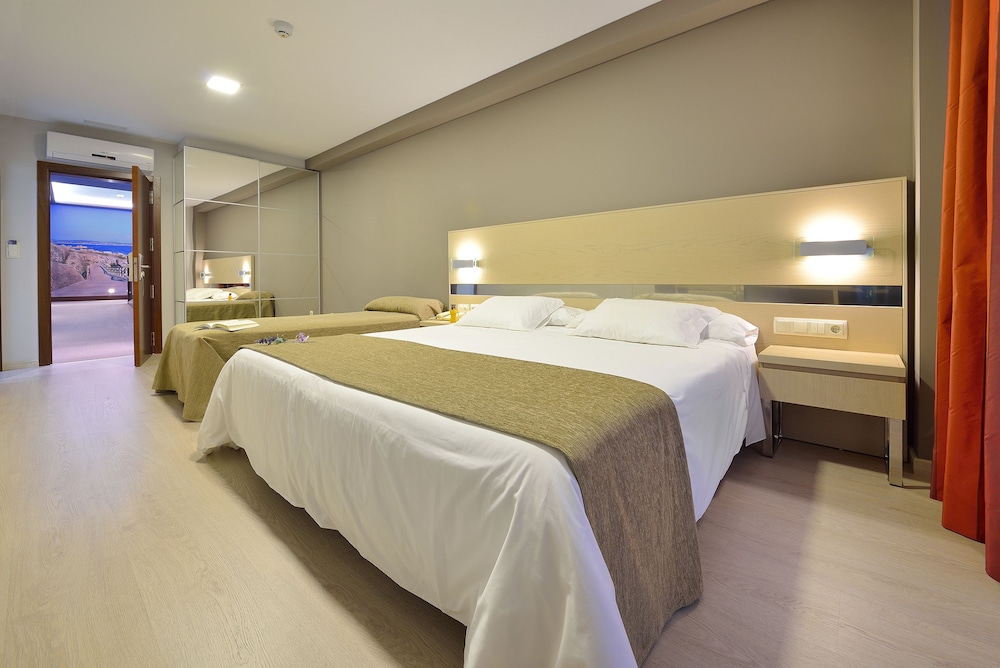 Hotel Puente De La Toja 9/27