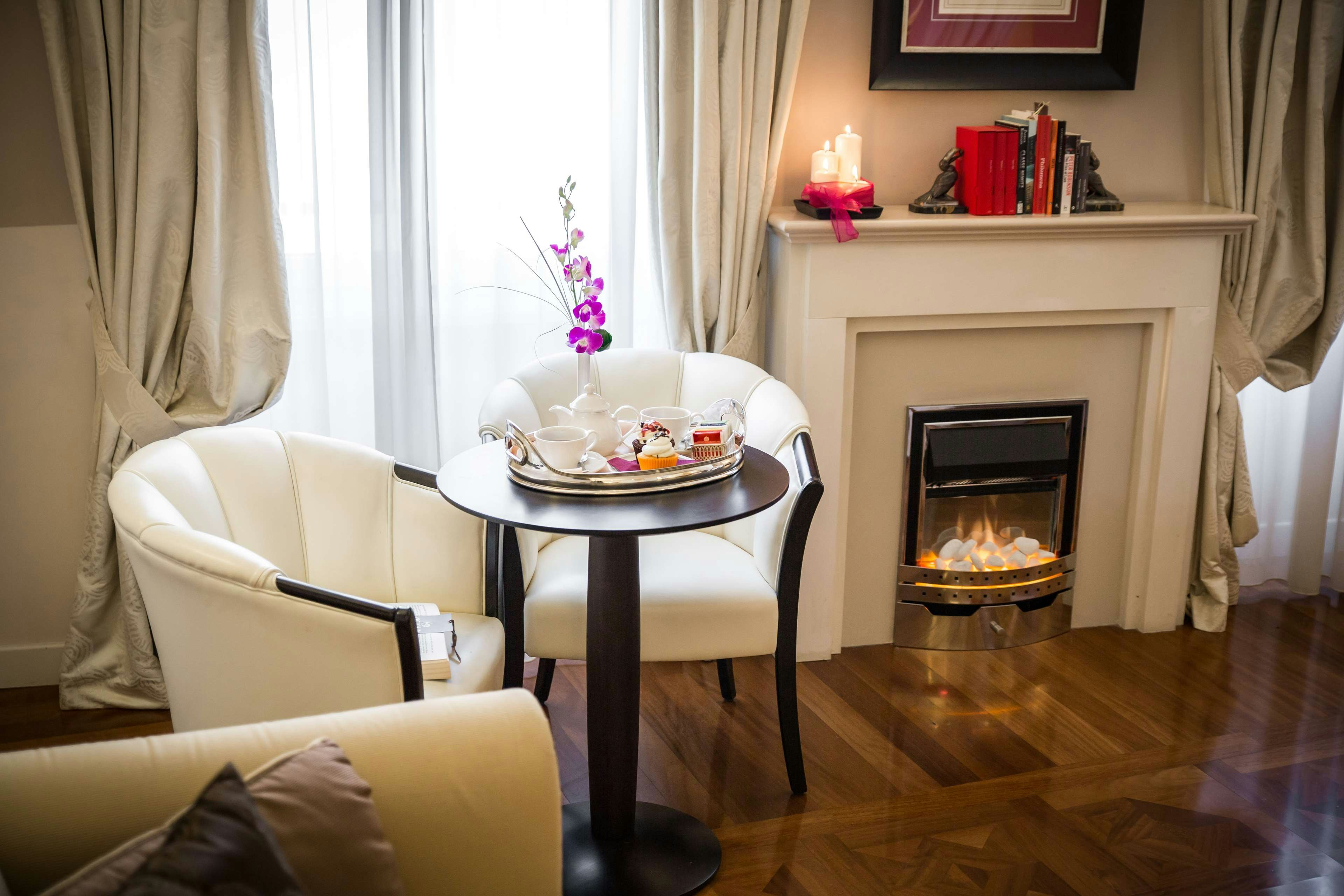 Victoria Hotel Letterario 38/40