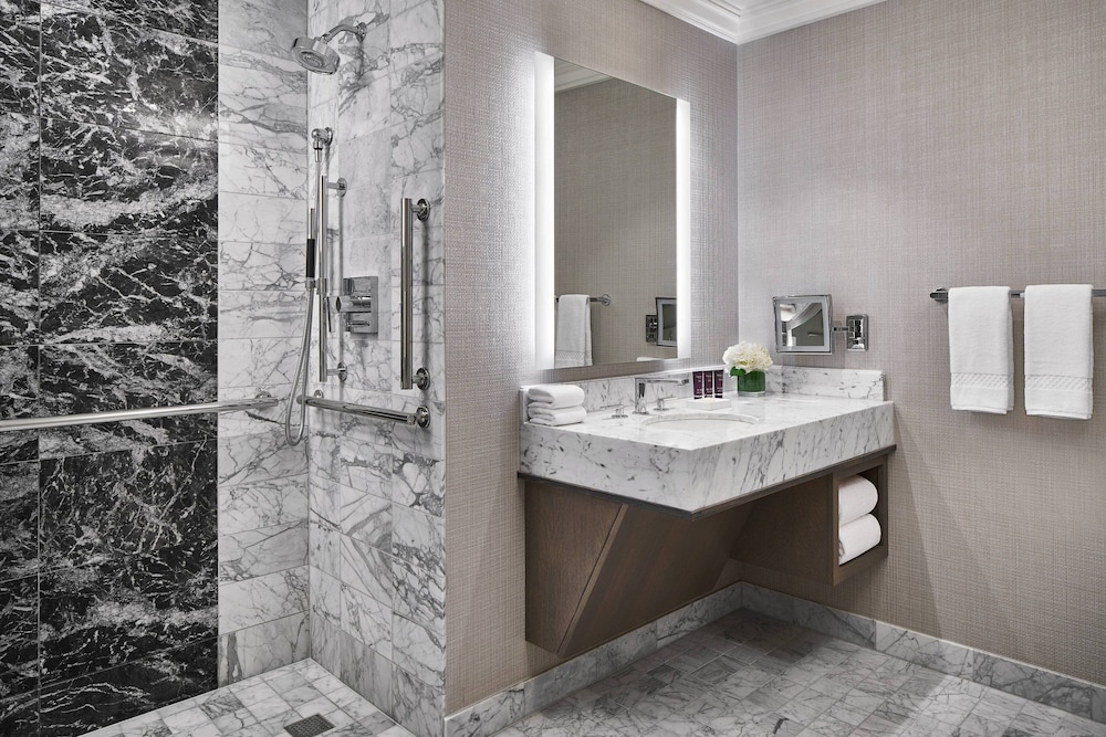 THE RITZ-CARLTON CLEVELAND 43/49