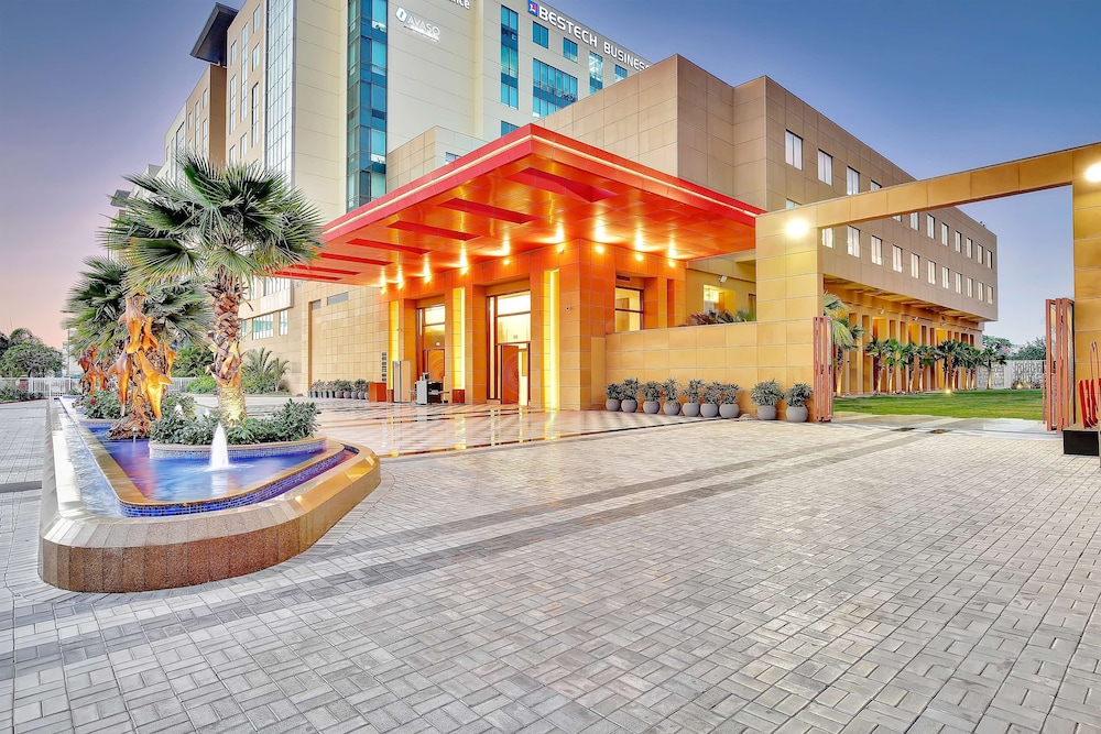 Radisson RED Chandigarh Mohali 68/75