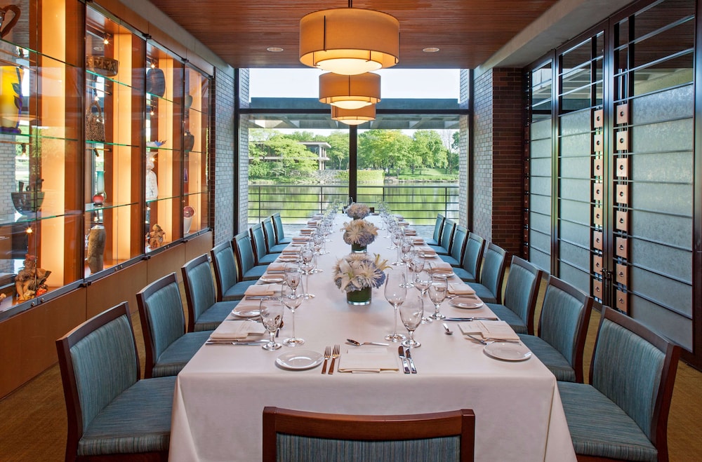 Hyatt Lodge Oak Brook Chicago 54/71