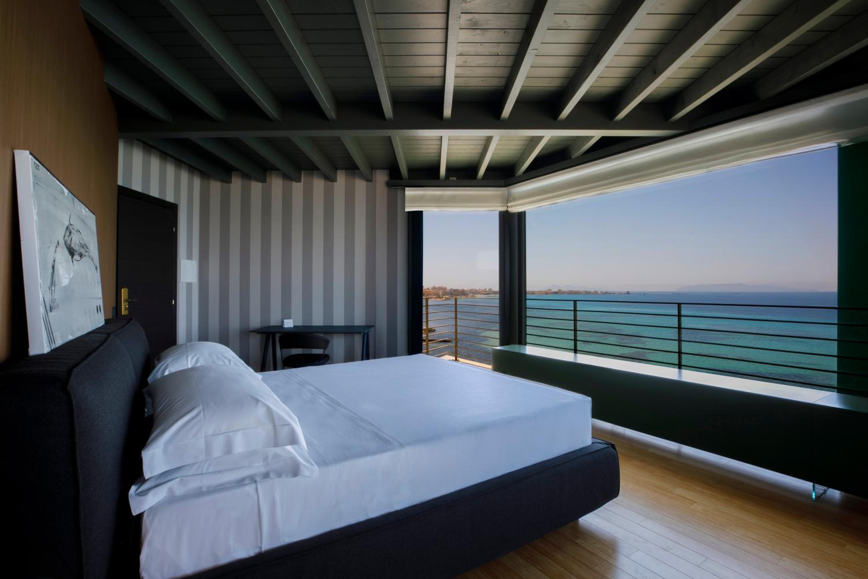 جناح بشرفة، Hotel Punta Tipa 2/9