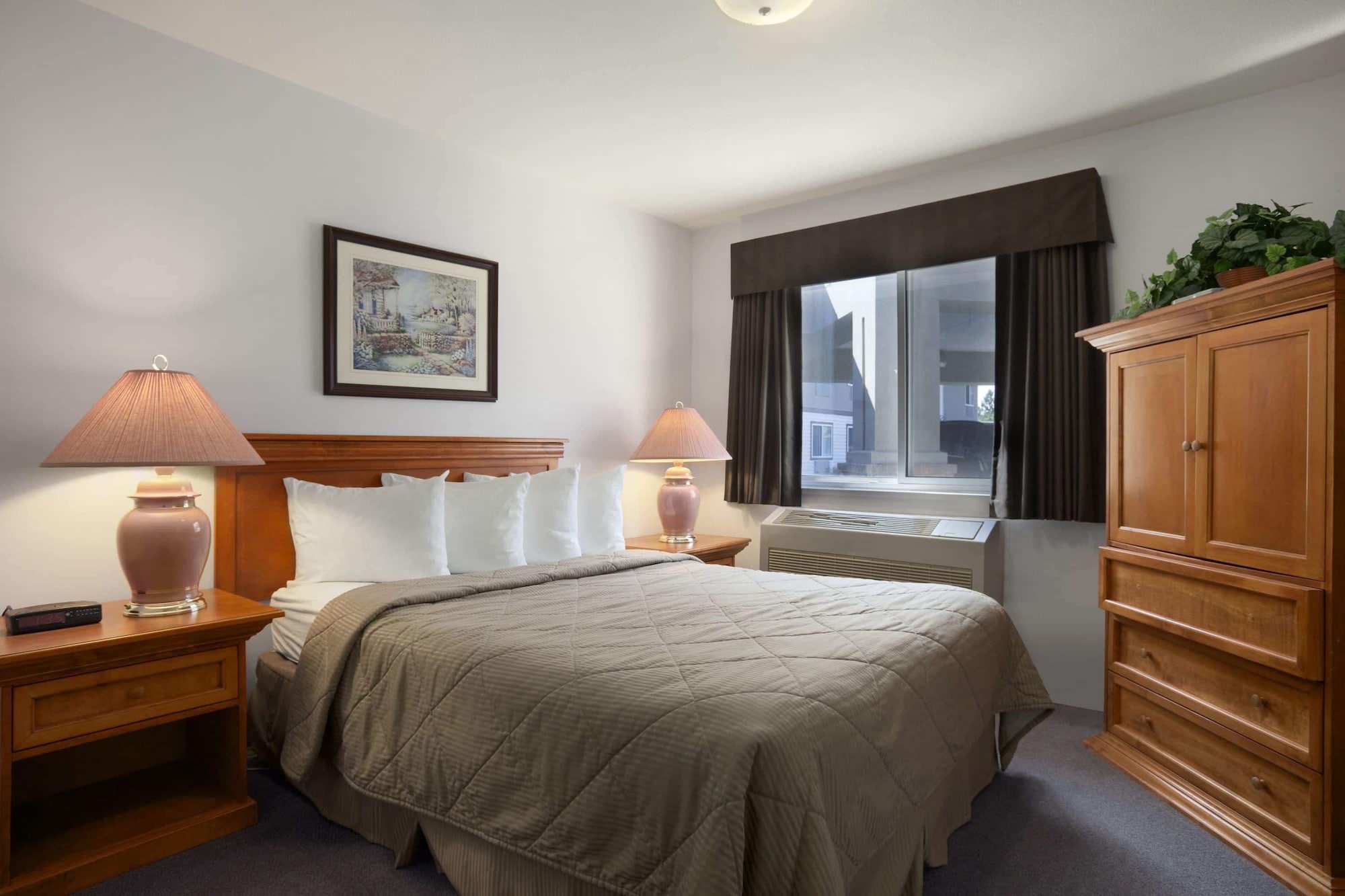 ROOM, QUEEN BED, ACCESSIBLE