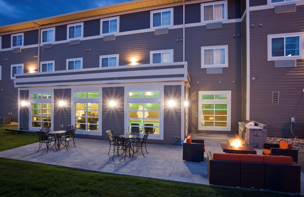 GrandStay Hotel and Suites 4/63