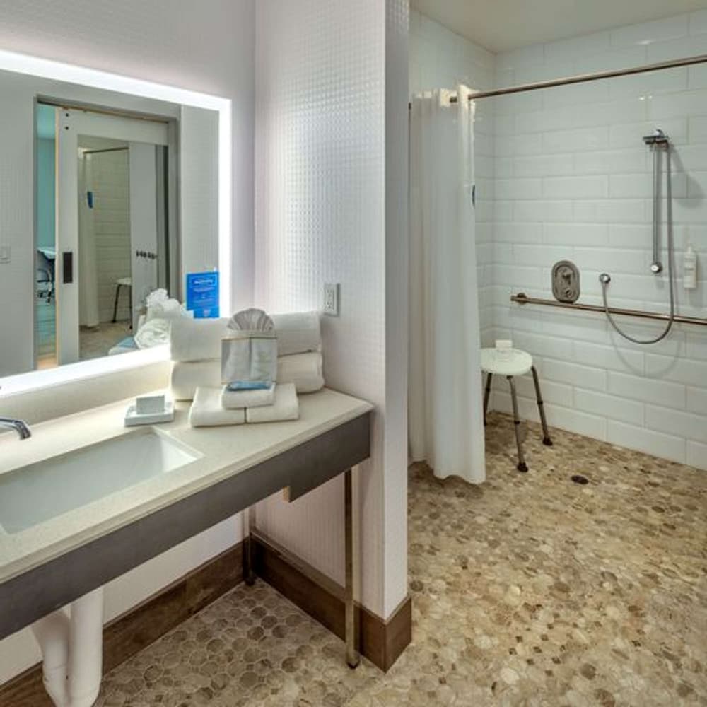 Hampton Inn and Suites South Lake Tahoe 18/39