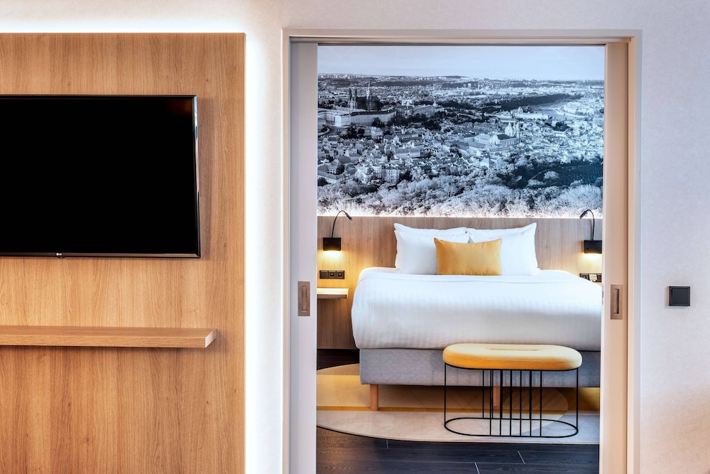 Courtyard By Marriott Prague Airport 18/59