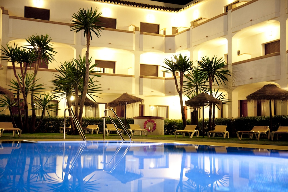 Tarik Hotel 36/63