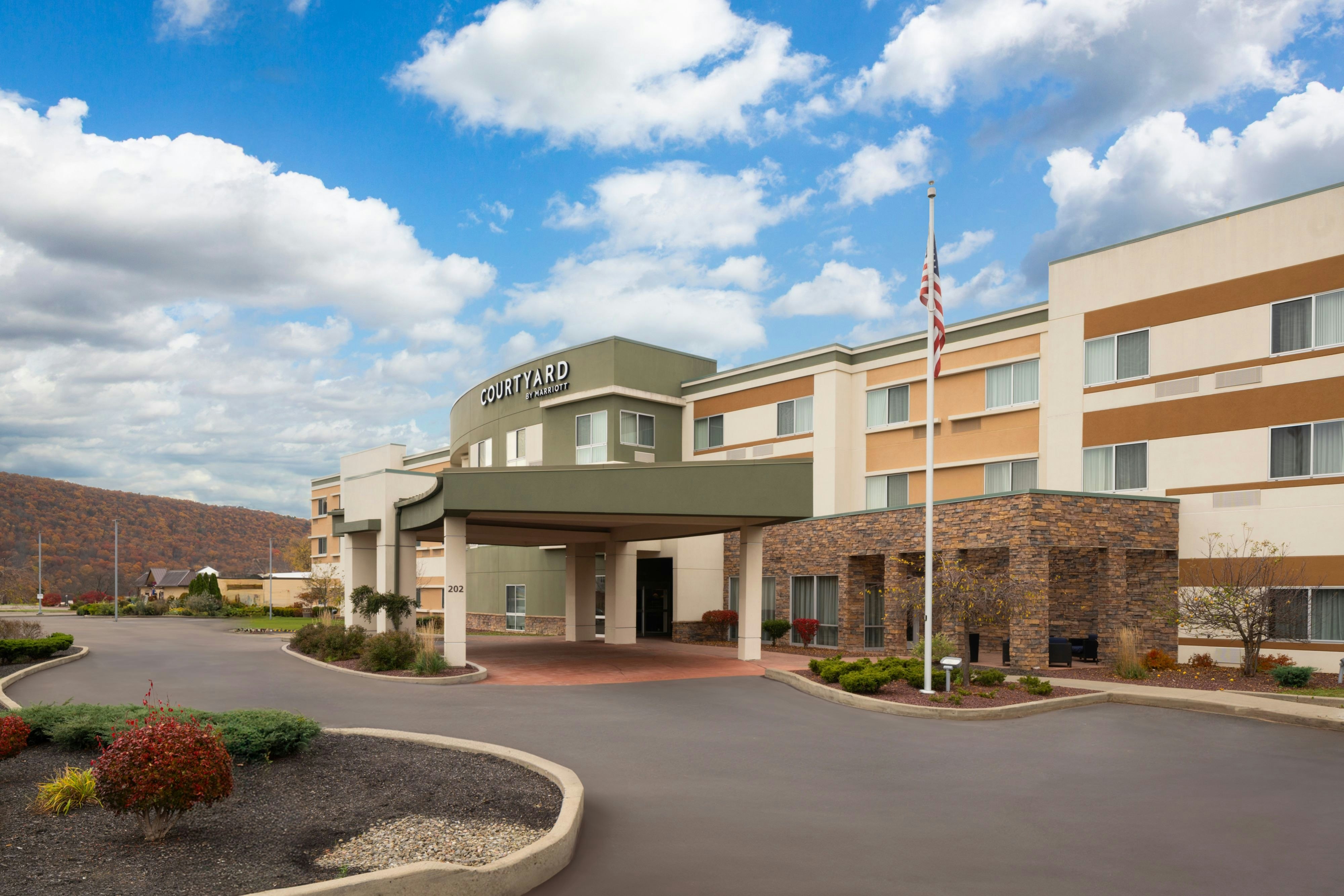 Courtyard Elmira Horseheads 56/58