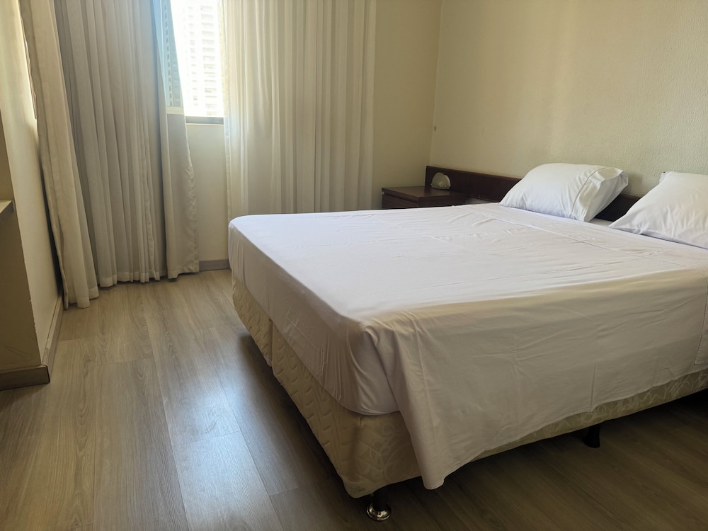 Slaviero Hotel Londrina Flat 15/50
