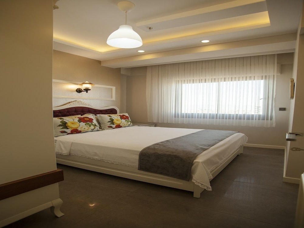 Lion Park Suits & Residence 12/40