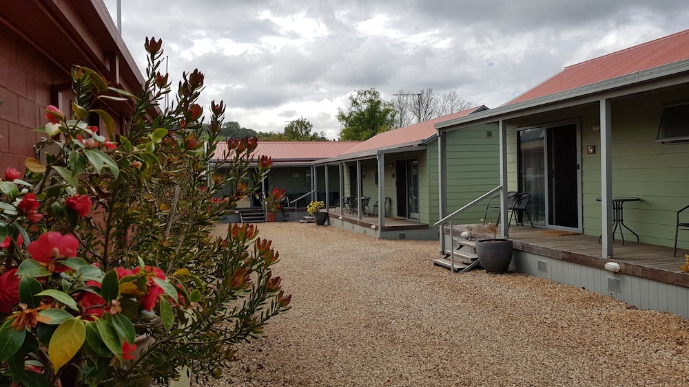 Daylesford Central Motor Inn 58/65