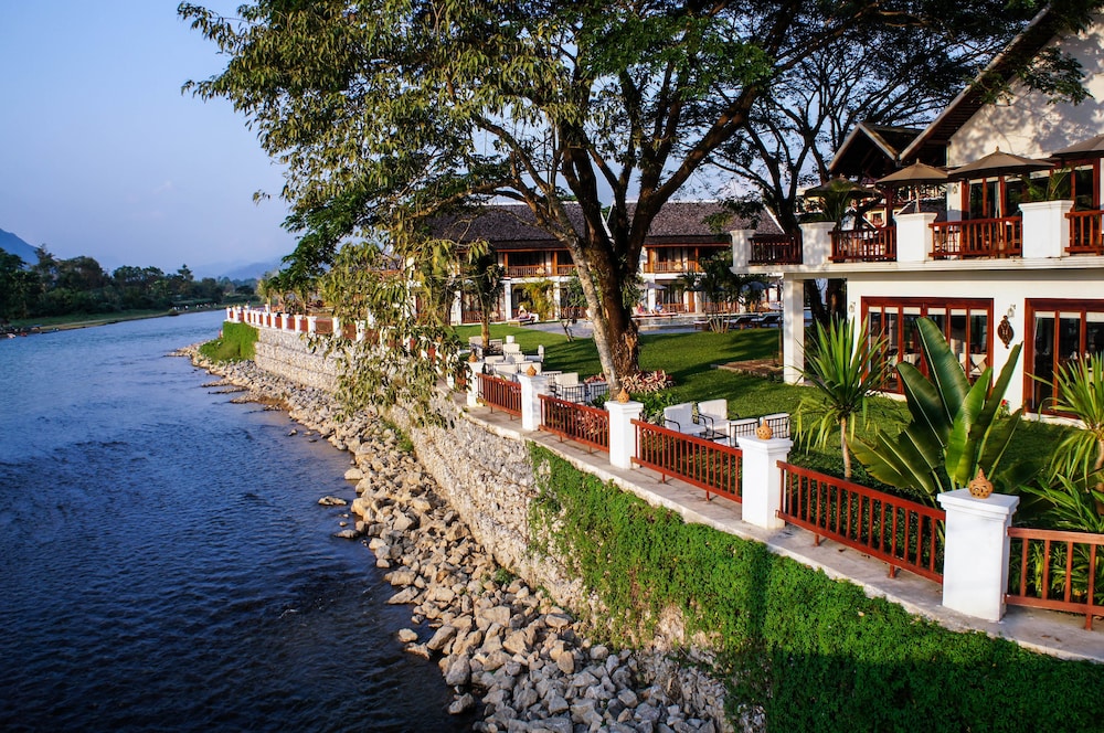 Riverside Boutique Resort Vang Vieng 66/74