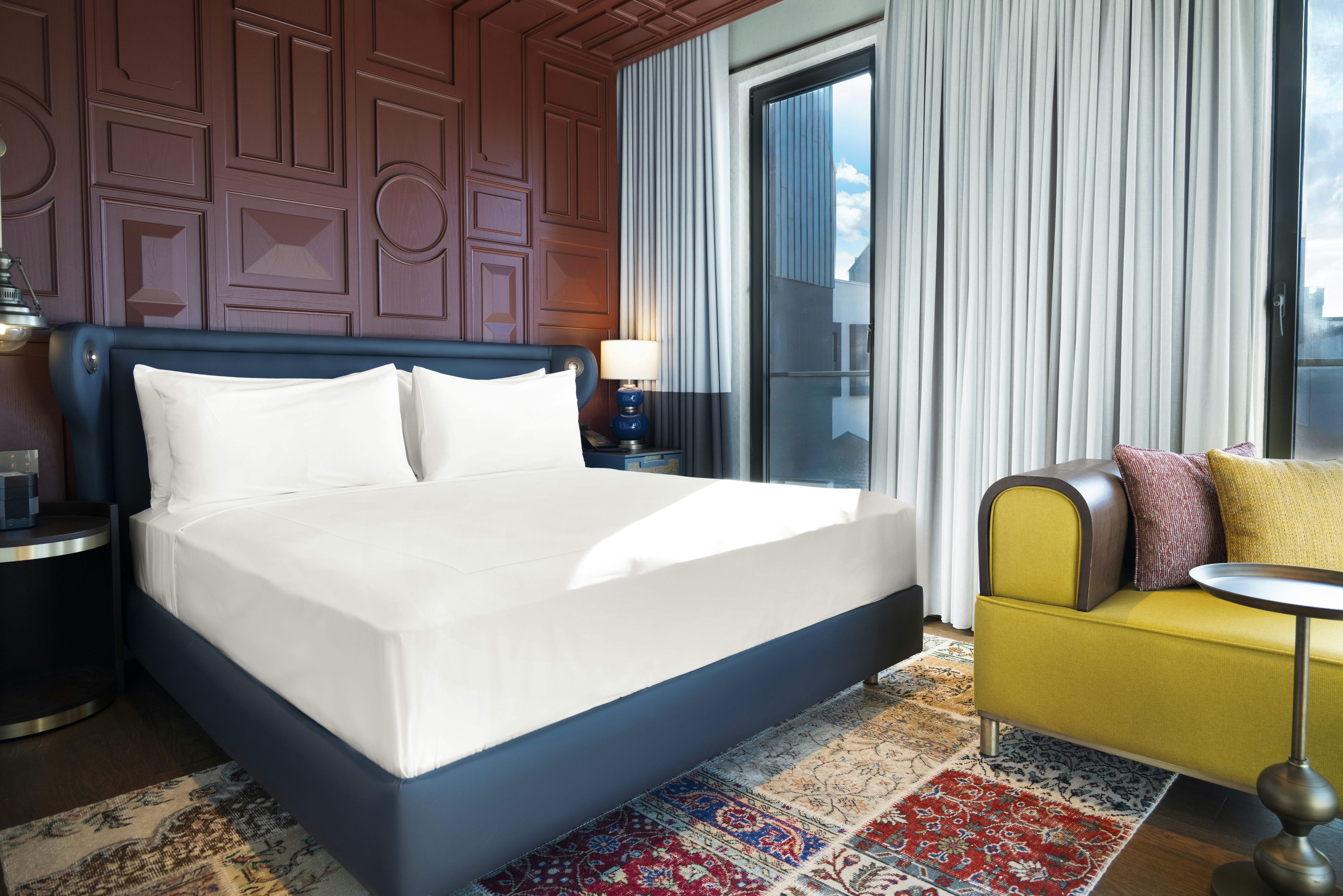 JUNIOR SUITE, KING BED