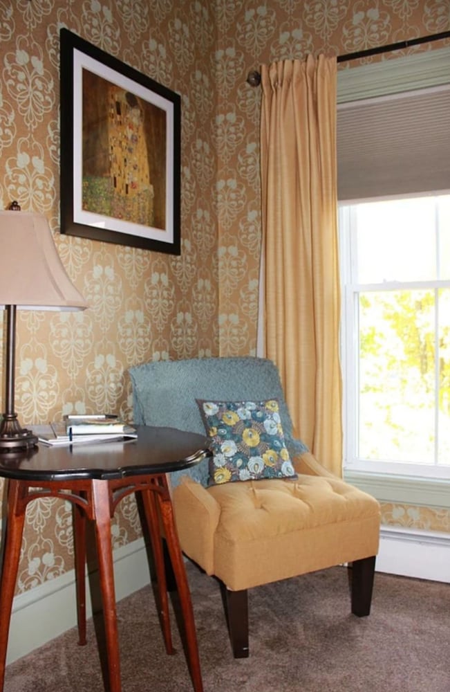 Holbrook House Bed and Breakfast- Bar Harbor ME 25/50