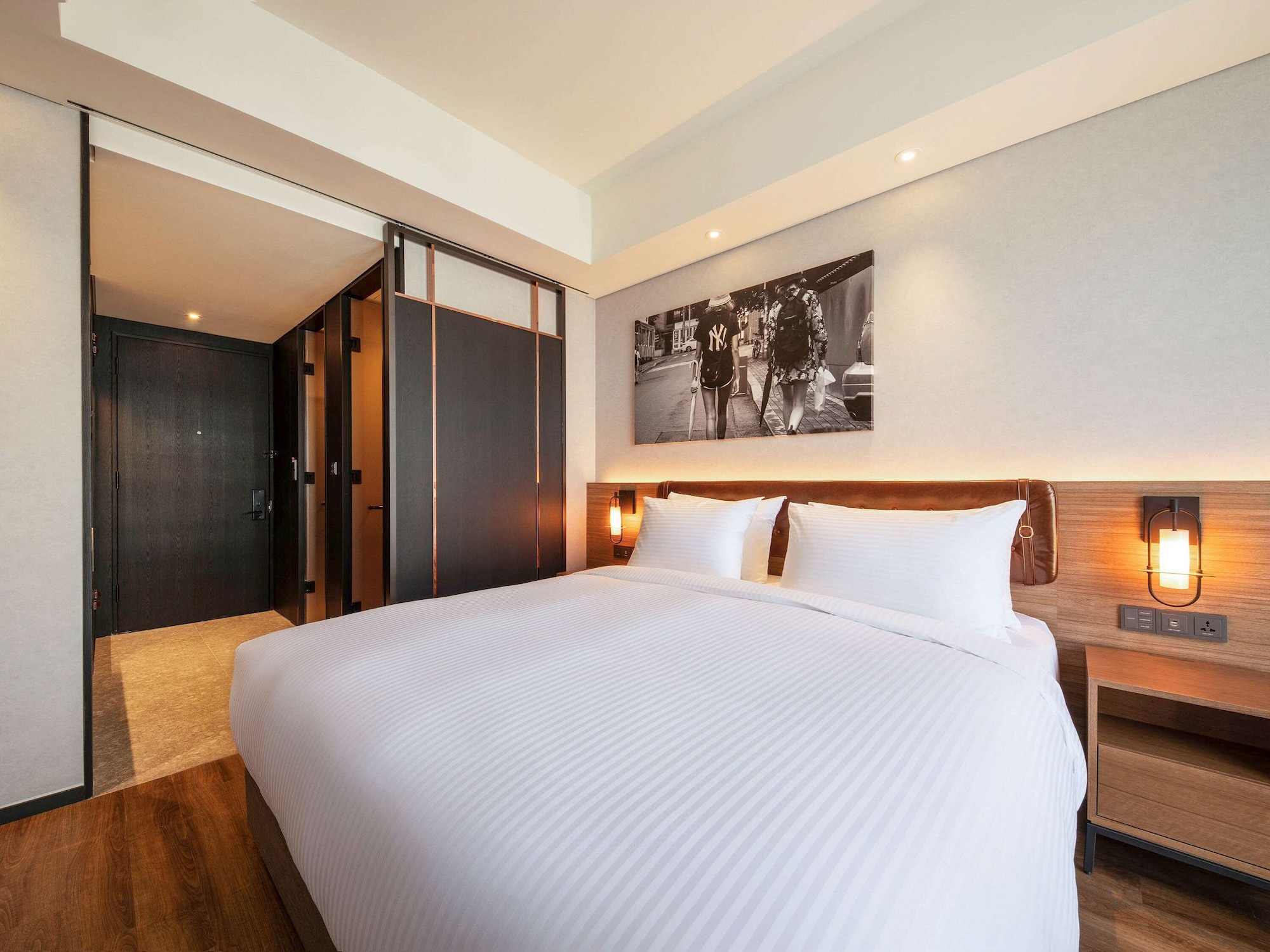 SUPERIOR, KING BED