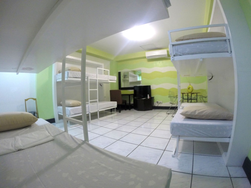 Urban Inn Iloilo 36/65