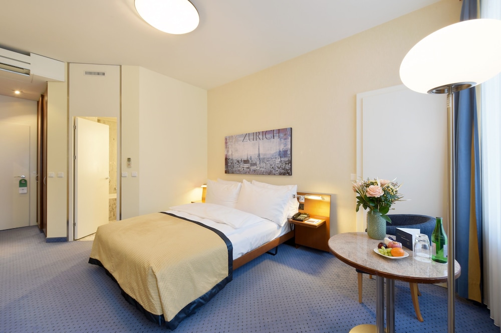 Hotel Glarnischhof 16/65