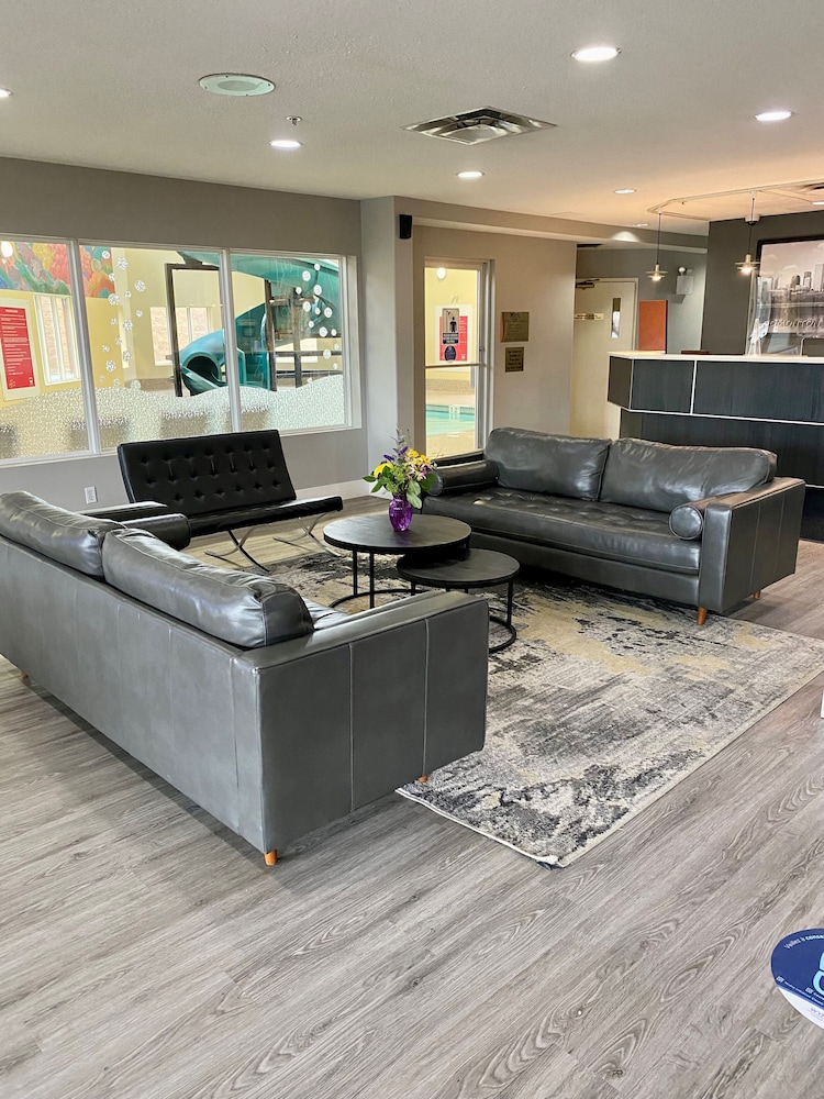 Super 8 by Wyndham Edmonton South 37/45