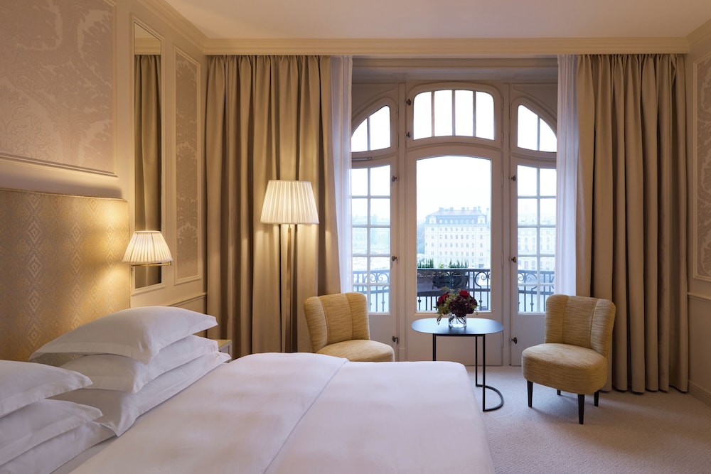 DELUXE, SEA VIEW