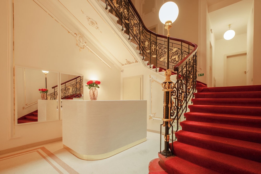 Hotel La Bohemia 6/45