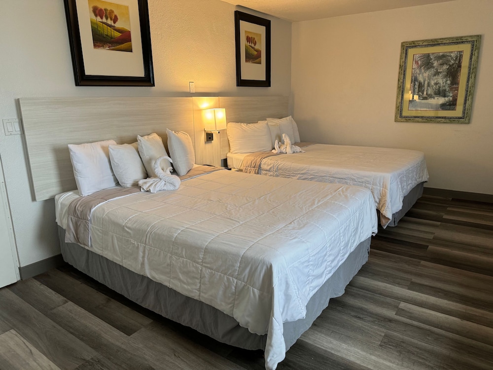 ROOM, 2 QUEEN BEDS, CITY VIEW