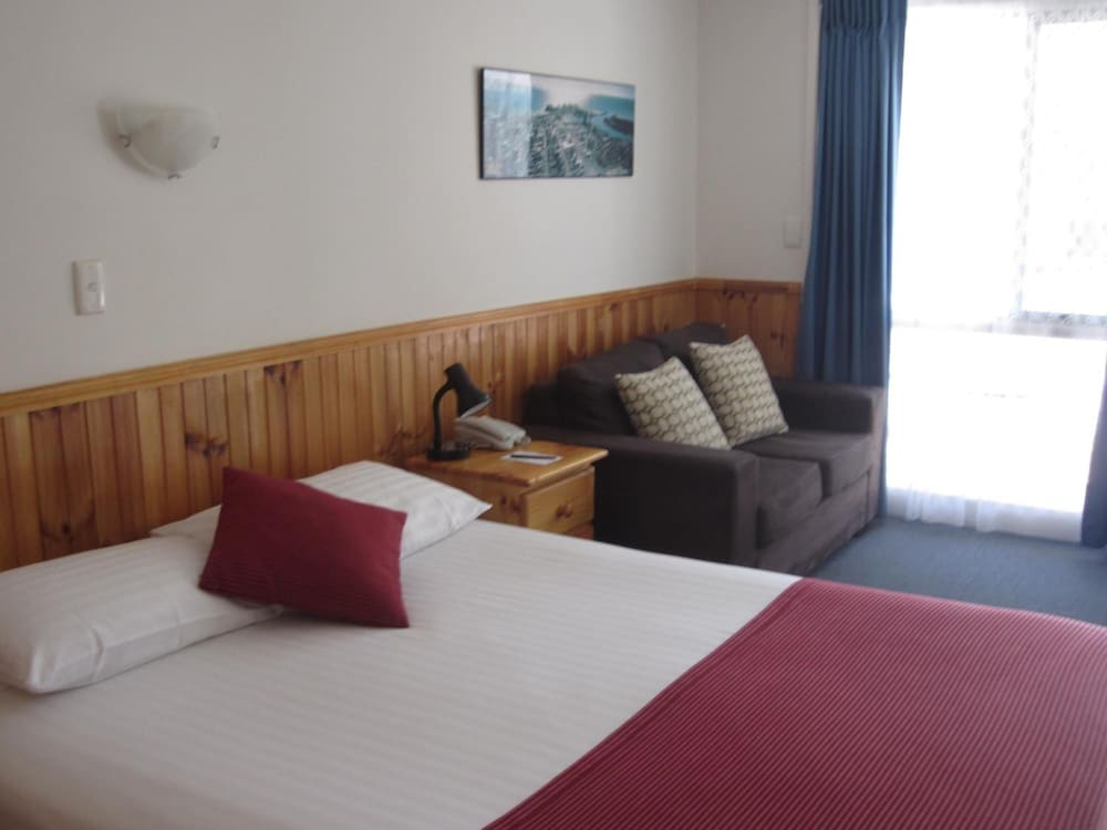 Twin Towns Motel 14/46